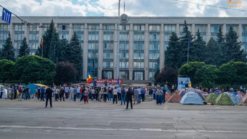 Чаму недзе пратэсты прыводзяць да звяржэння ўлады, а недзе згасаюць?