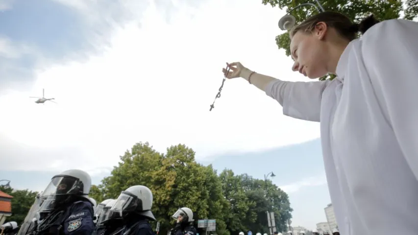 У Беластоку прайшоў гей-парад, паліцыя стрымлівала яго праціўнікаў