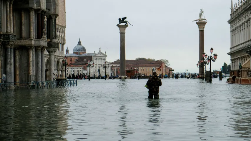 Венецыю затапіла, а для турыстаў гэта цікавыя прыгоды