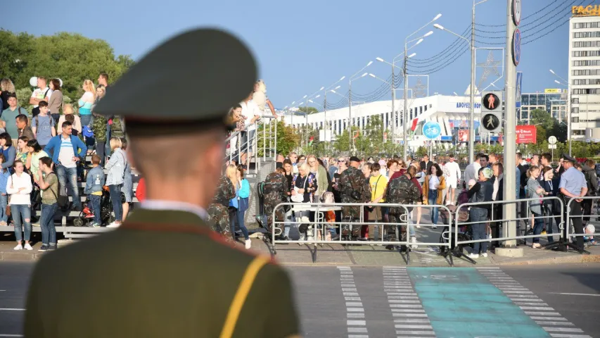 Расійскі генерал завітаў на рэпетыцыю ваеннага парада ў Мінску (фота)