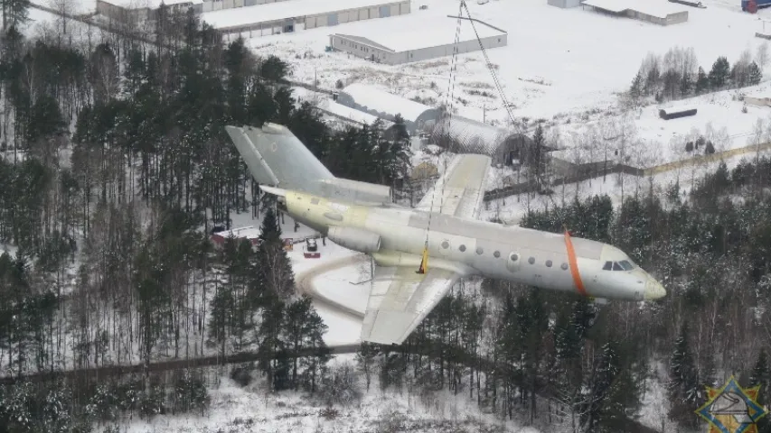 Верталёт МНС нёс над Мінскам фюзеляж самалёта Як-40 (фота, відэа)