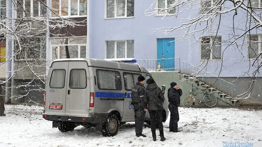 У Бабруйску з акна дзевятага паверха ўпала маладая жанчына