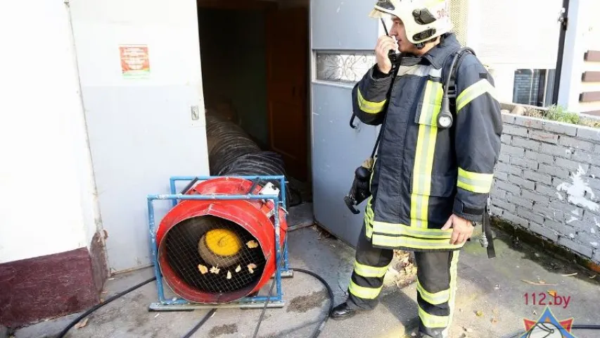 Фотарэпартаж з пажару ў Асмалоўцы ў доме, у якім адкрываў кавярню Кіркораў