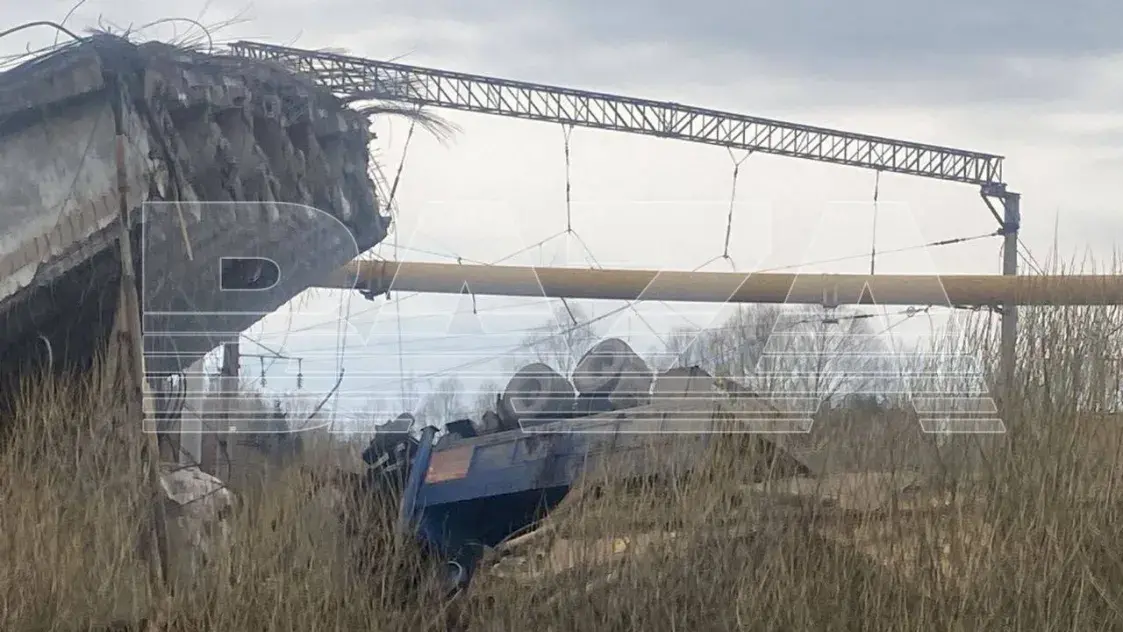 На Смаленшчыне абрынуўся мост над чыгункай, спынены рух паміж РБ і РФ