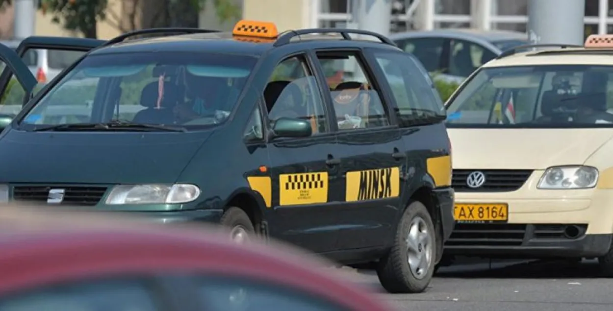 Такси, иллюстративное фото

