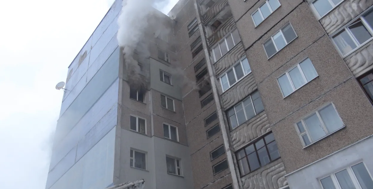 Дзевяць чалавек выратаваныя на пажары ў Мінску, у тым ліку дзіця